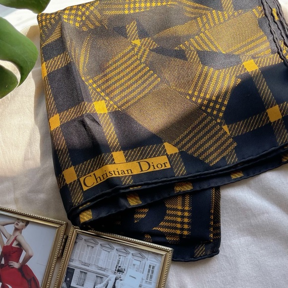 Christian Dior Vintage Silk Scarf in retro print - Picture 4 of 16